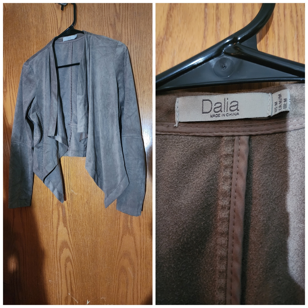 Dalia Gray Crop Top with Chic Design
